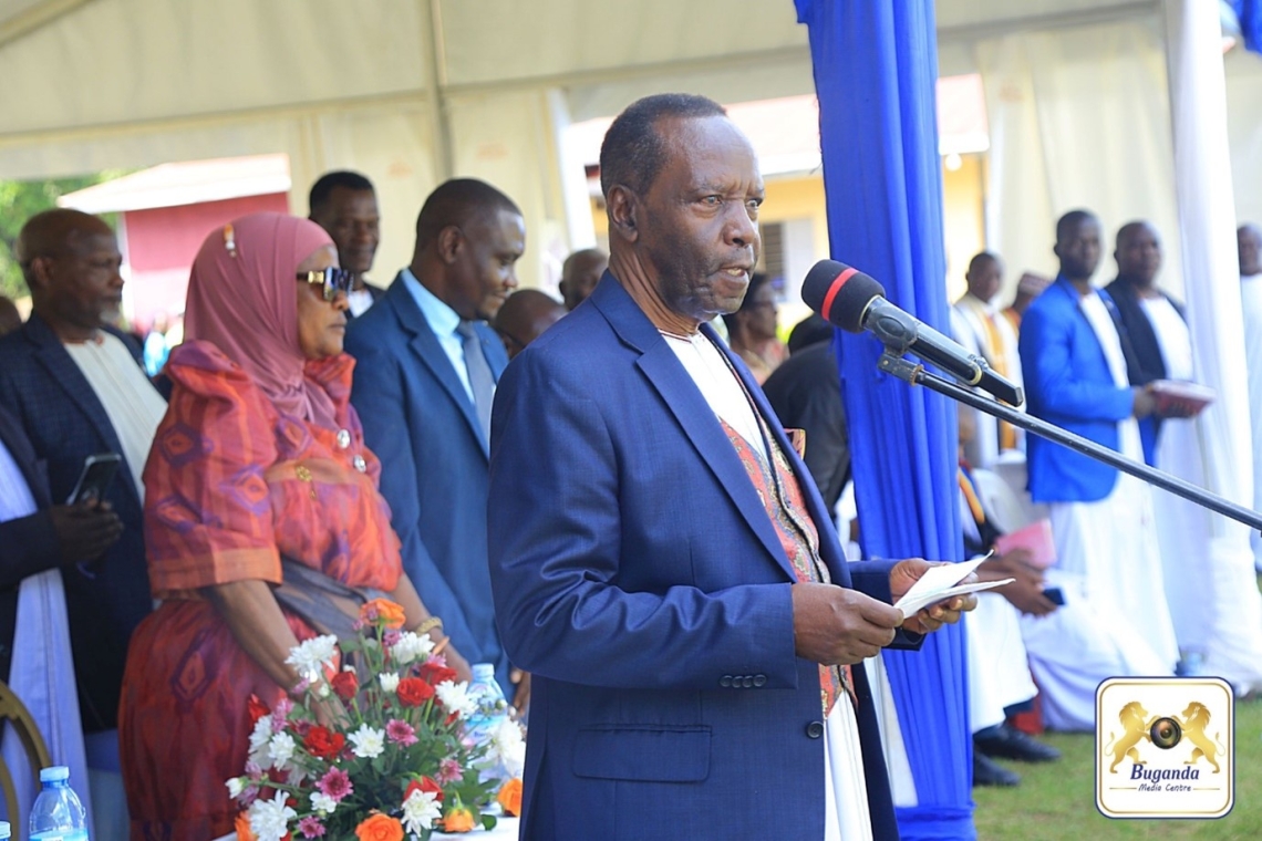 Oweek. Patrick Luwaga Mugumbule delivering the Katikkiro's message Image